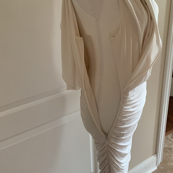 BCBGMAXAZARIA  dress ruching with one shoulder covered with angel wing sleeve - Picture 10 of 13